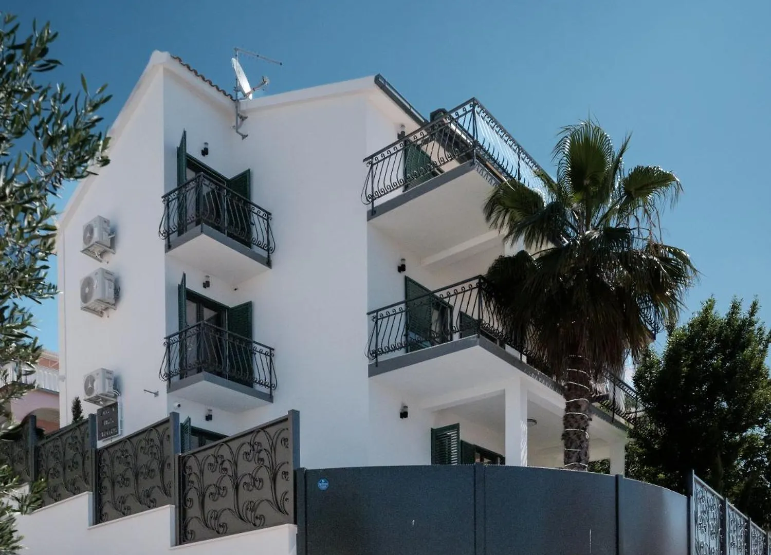 Villa Aea Del Mare Apartments Traù
